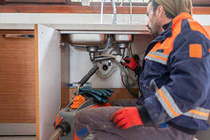 Maltepe Lavabo Tikali Boru Açma